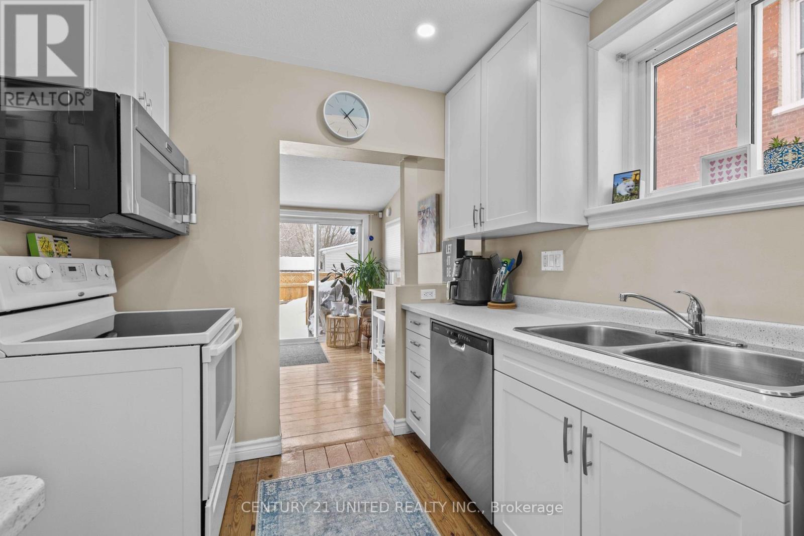 147 Lake Street, Peterborough (Town Ward 3), Ontario  K9J 2H2 - Photo 9 - X12766118