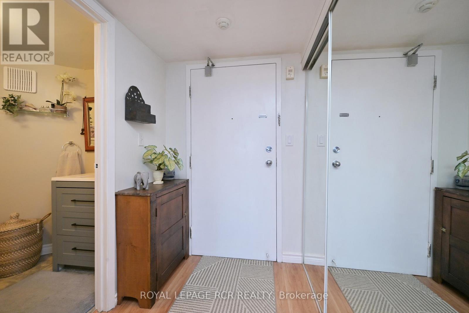 B - 123 Broadway, Orangeville, Ontario  L9W 1K2 - Photo 2 - W12766324