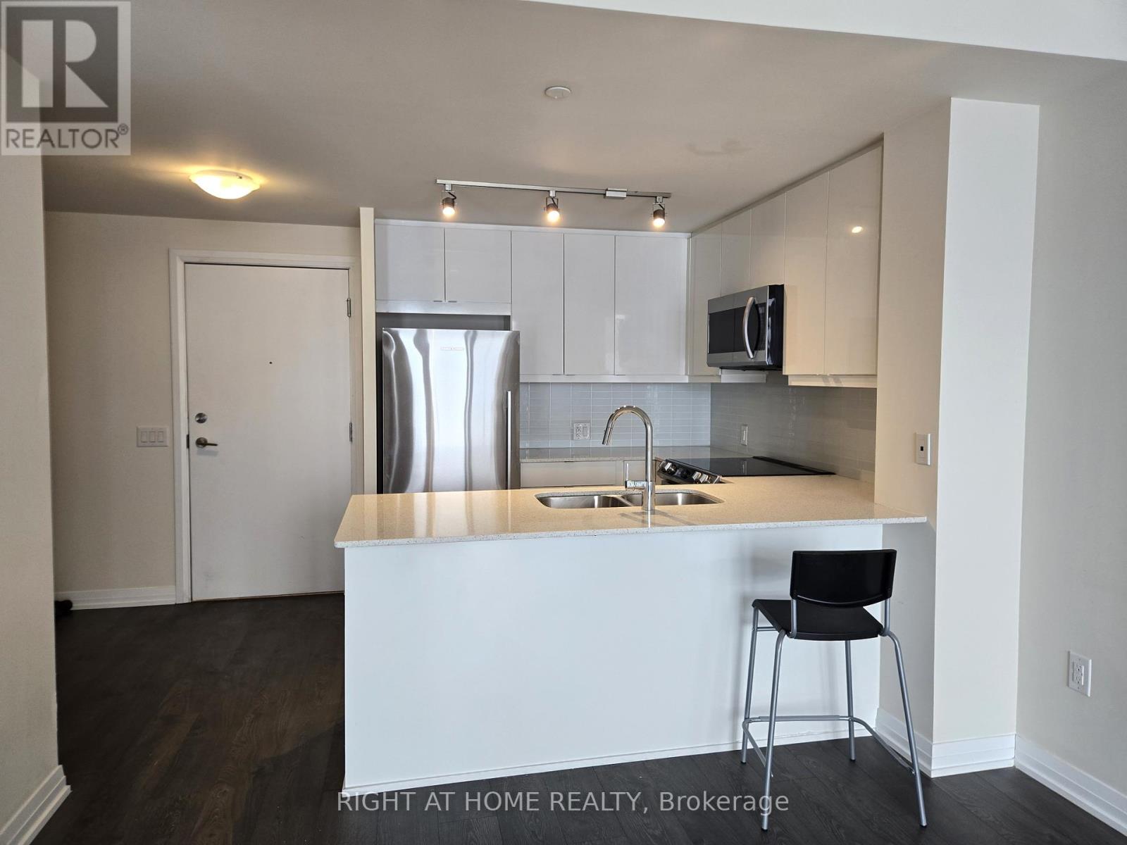 2403 - 50 Thomas Riley Road, Toronto, Ontario  M9B 0C5 - Photo 2 - W12766336