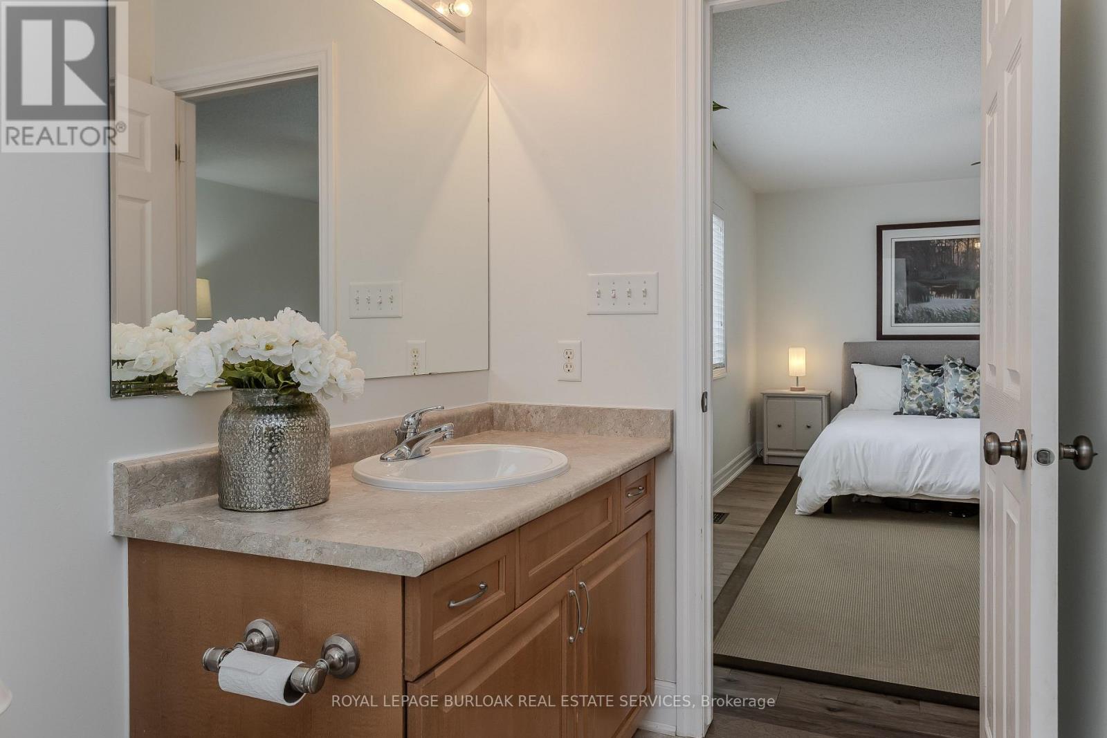 3202 Steeplechase Drive, Burlington, Ontario  L7M 0C4 - Photo 17 - W12766350