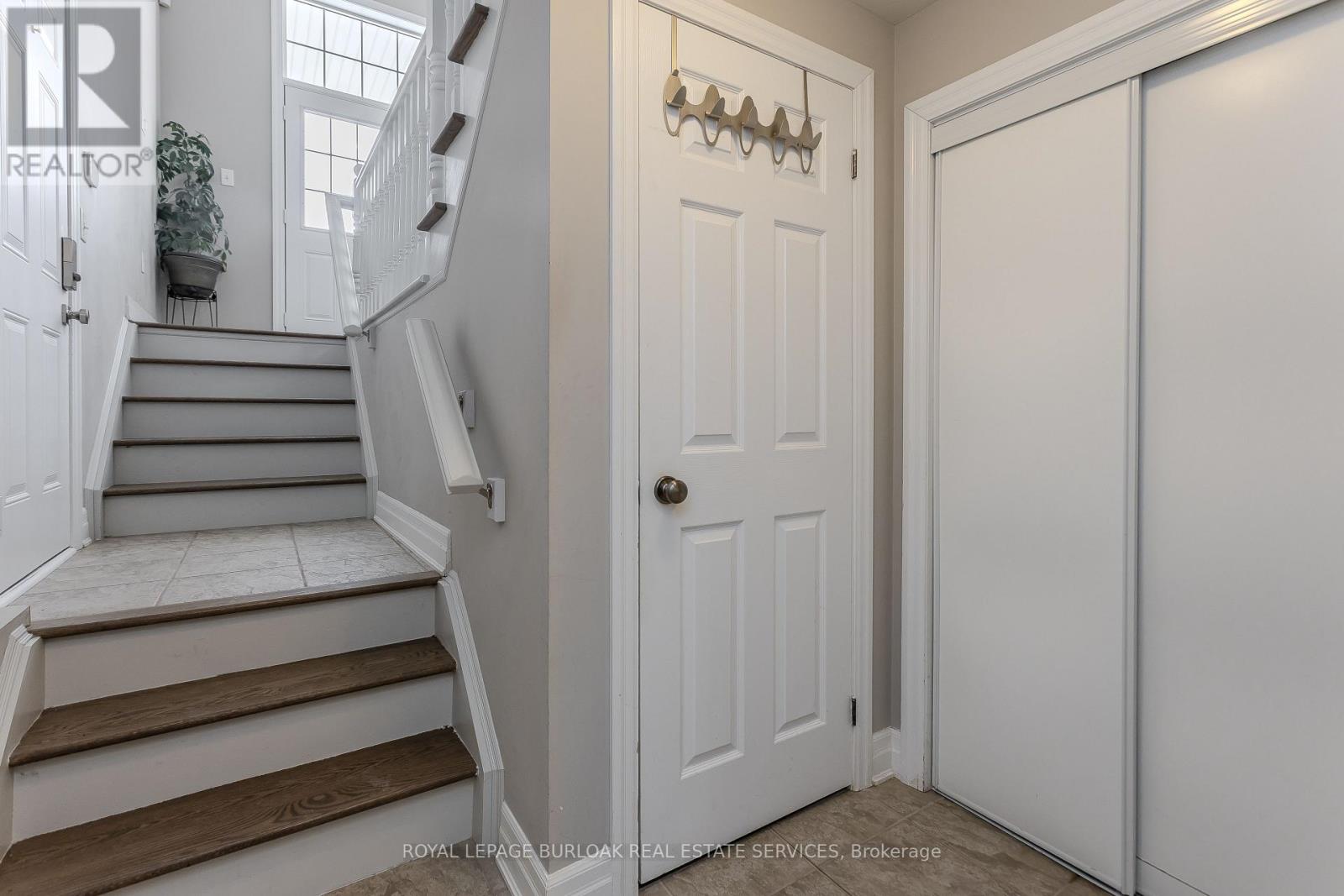 3202 Steeplechase Drive, Burlington, Ontario  L7M 0C4 - Photo 22 - W12766350