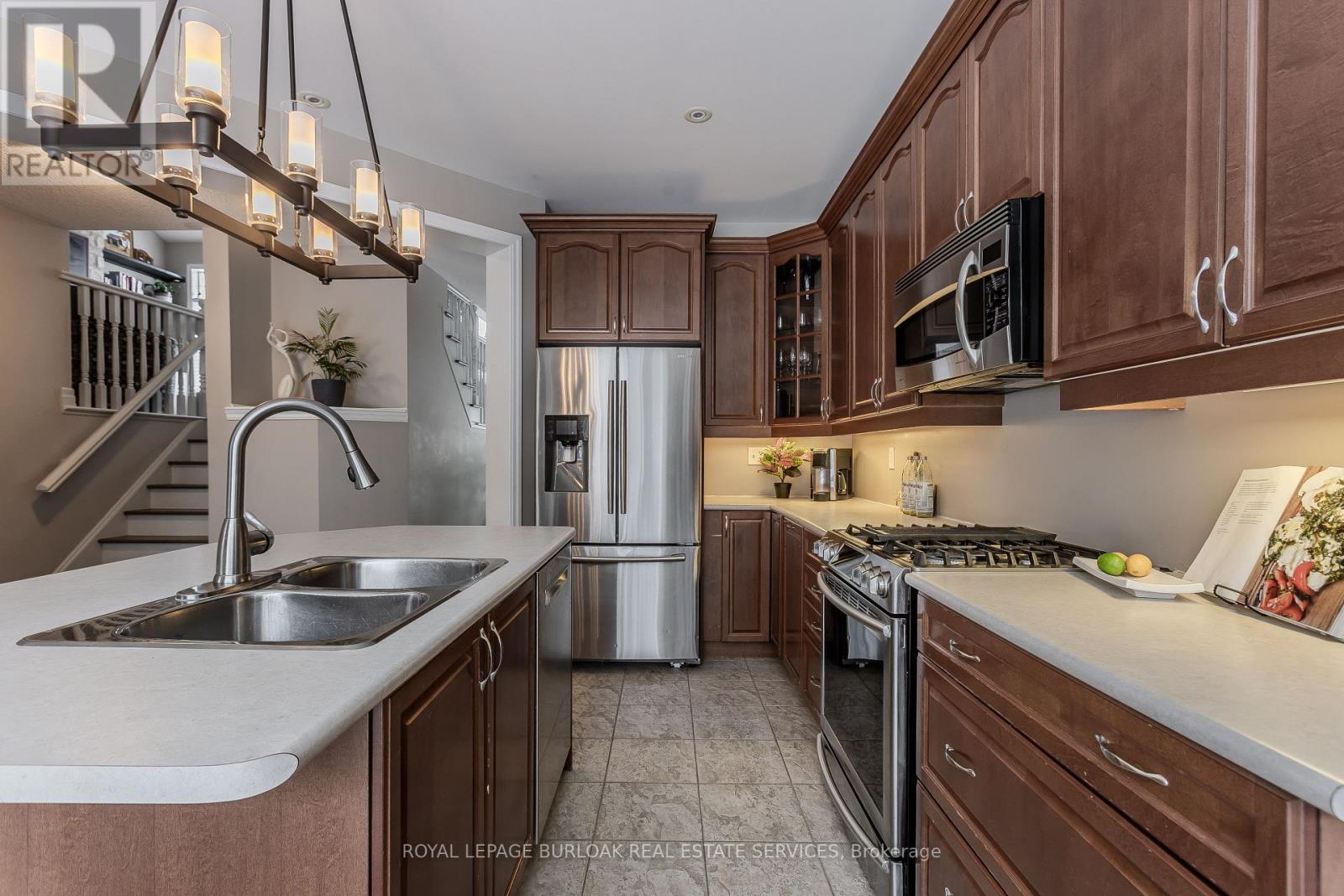 3202 Steeplechase Drive, Burlington, Ontario  L7M 0C4 - Photo 8 - W12766350