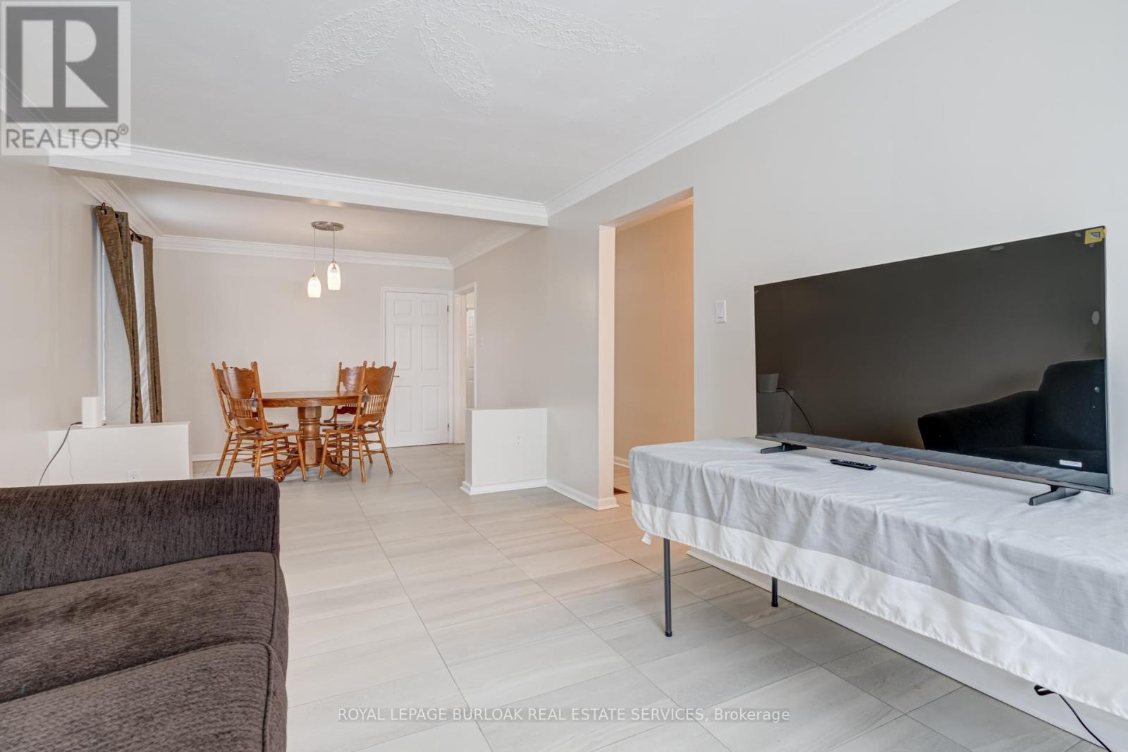 2322 Redfern Road, Burlington, Ontario  L7R 1X3 - Photo 18 - W12766376