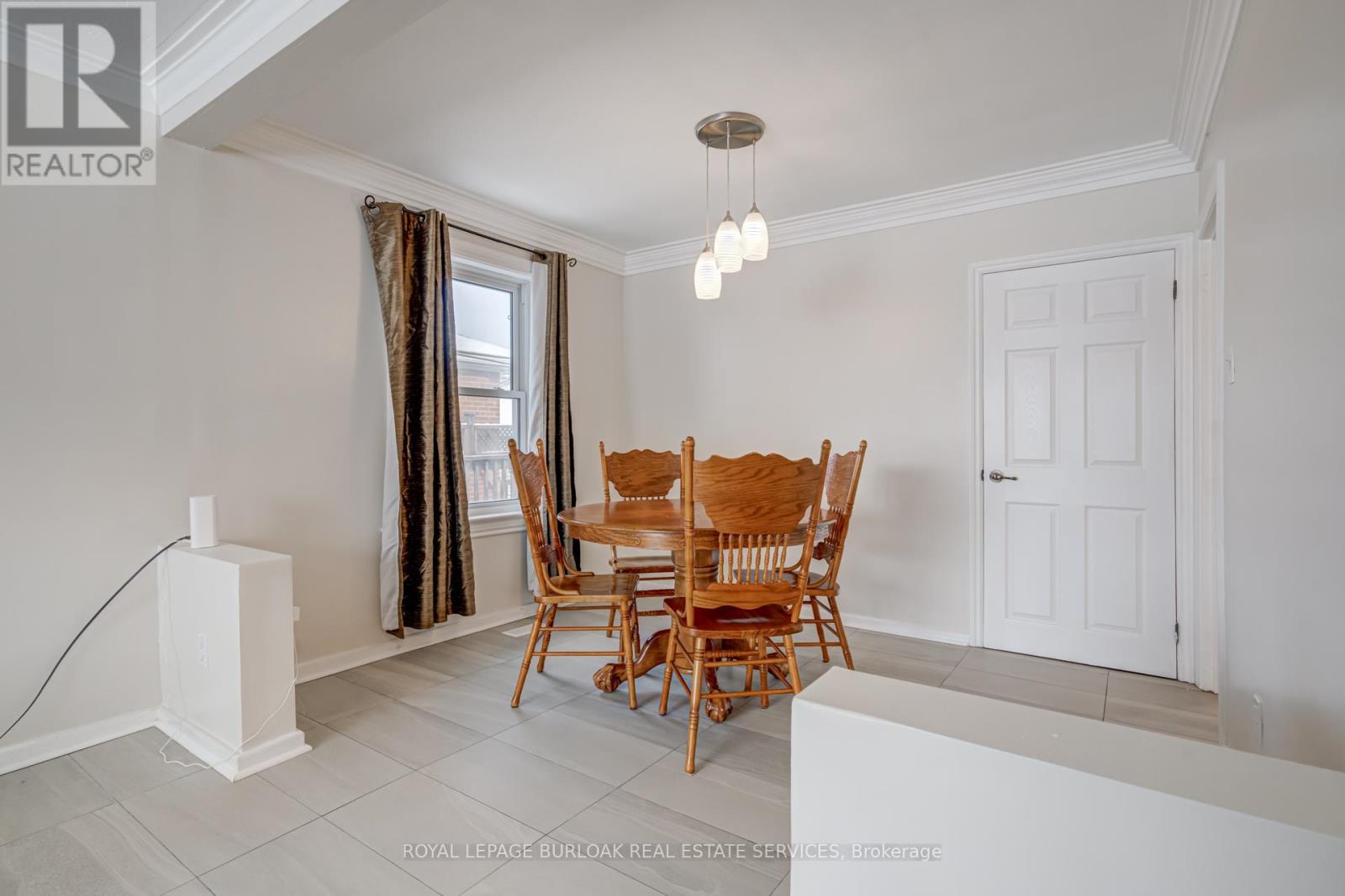 2322 Redfern Road, Burlington, Ontario  L7R 1X3 - Photo 19 - W12766376