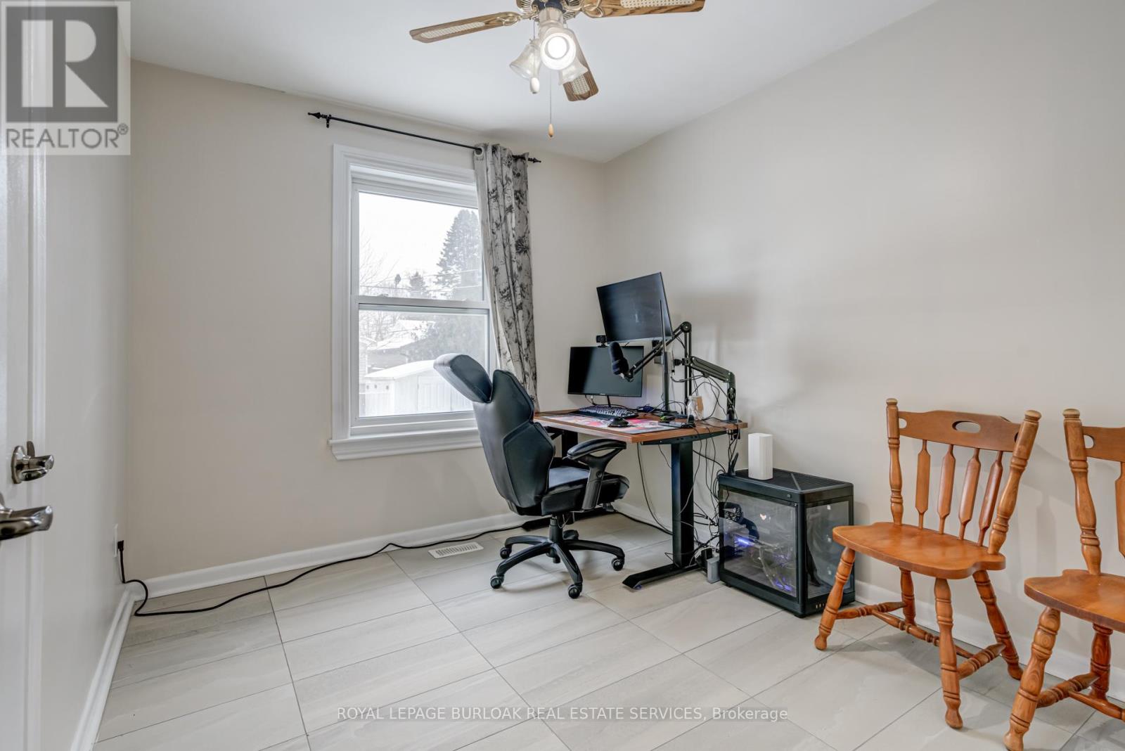 2322 Redfern Road, Burlington, Ontario  L7R 1X3 - Photo 24 - W12766376