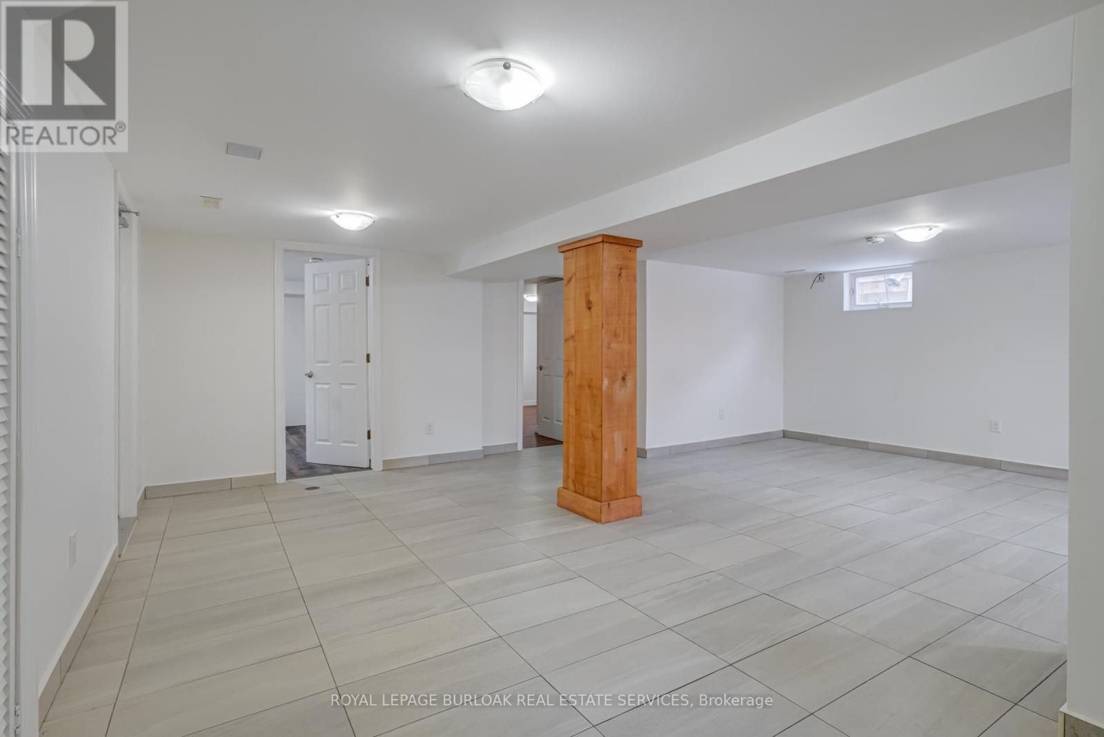 2322 Redfern Road, Burlington, Ontario  L7R 1X3 - Photo 29 - W12766376