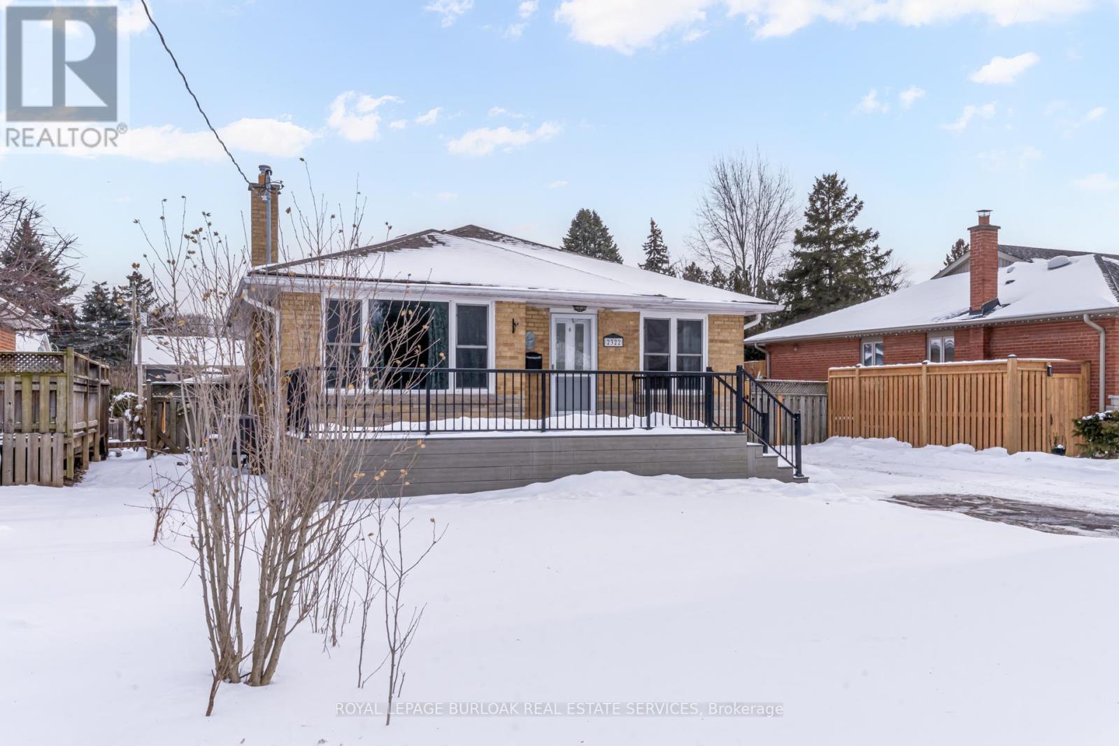 2322 Redfern Road, Burlington, Ontario  L7R 1X3 - Photo 3 - W12766376