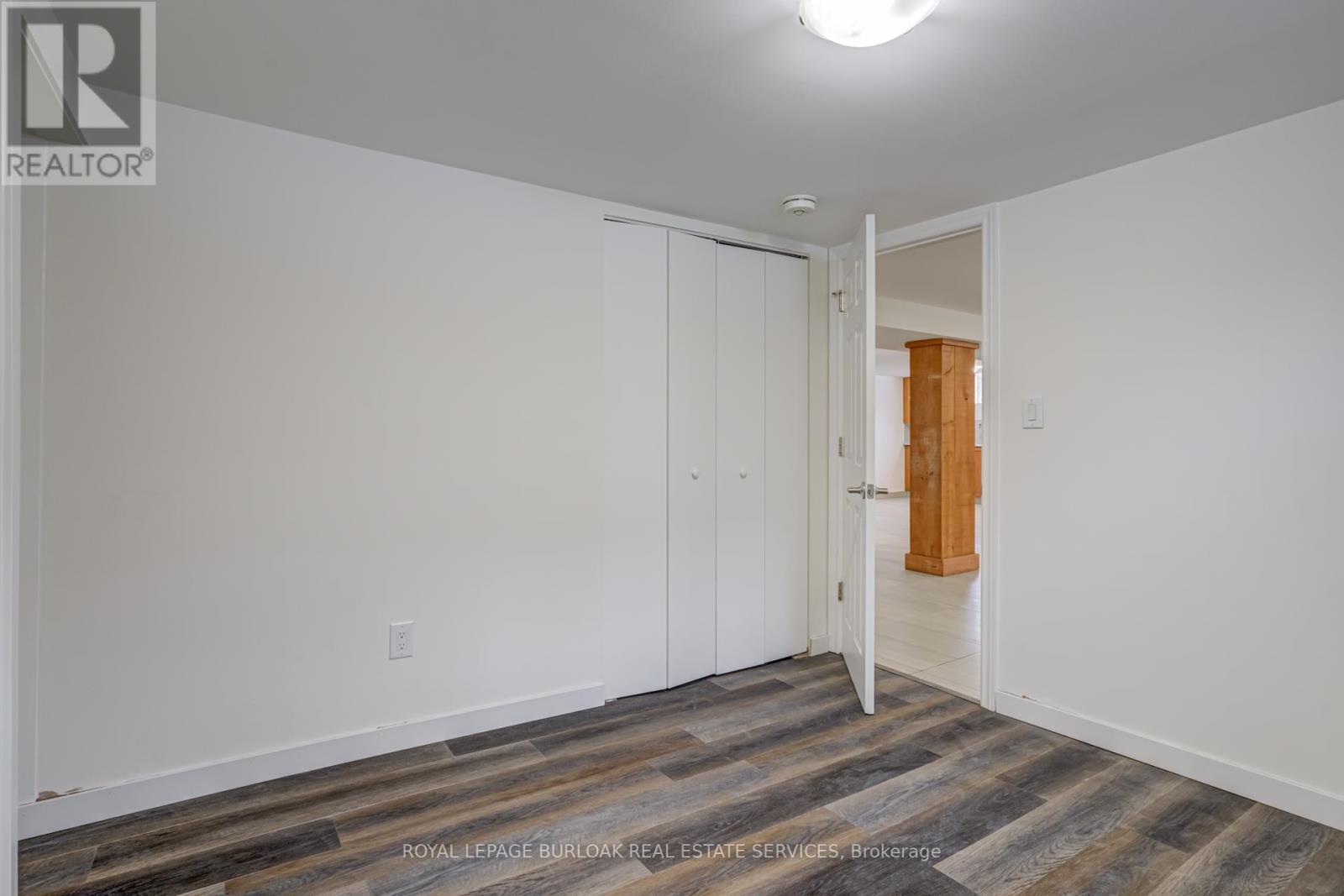 2322 Redfern Road, Burlington, Ontario  L7R 1X3 - Photo 41 - W12766376