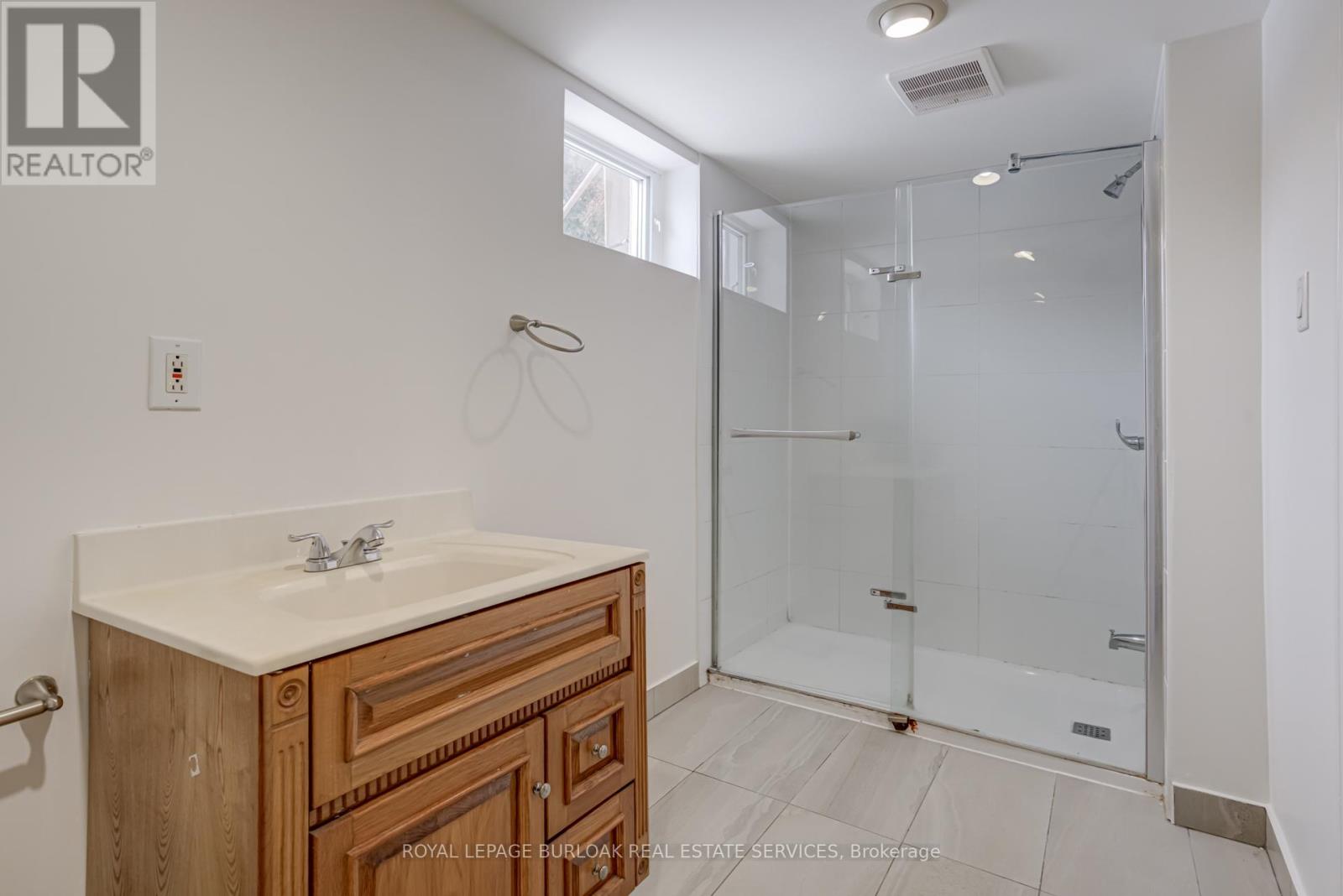 2322 Redfern Road, Burlington, Ontario  L7R 1X3 - Photo 42 - W12766376