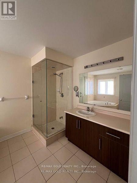 14 Natronia Trail E, Brampton, Ontario  L6P 3N1 - Photo 10 - W12766382