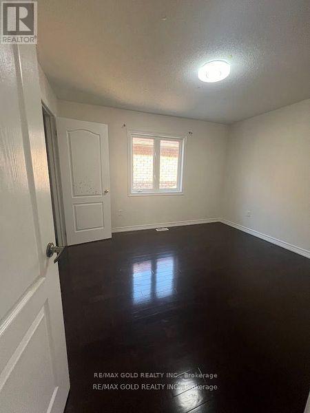 14 Natronia Trail E, Brampton, Ontario  L6P 3N1 - Photo 11 - W12766382