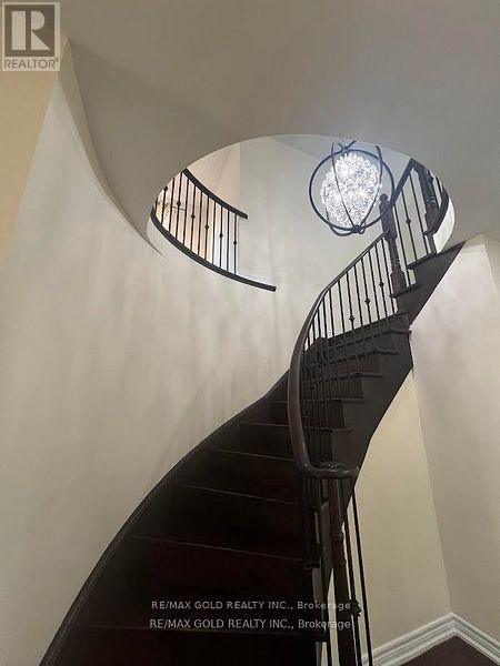 14 Natronia Trail E, Brampton, Ontario  L6P 3N1 - Photo 6 - W12766382