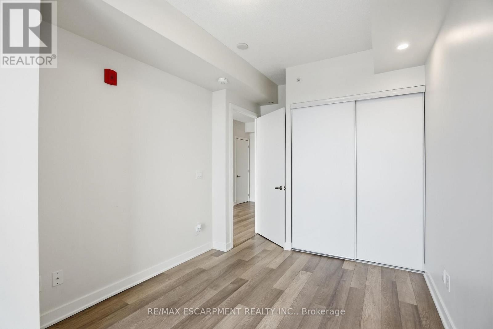 B304 - 5240 Dundas Street, Burlington, Ontario  L7L 0J6 - Photo 15 - W12766438