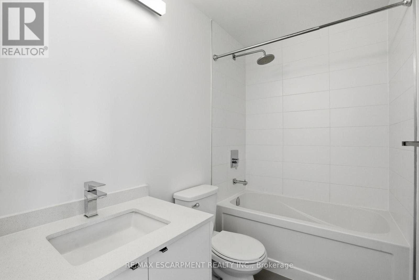 B304 - 5240 Dundas Street, Burlington, Ontario  L7L 0J6 - Photo 16 - W12766438