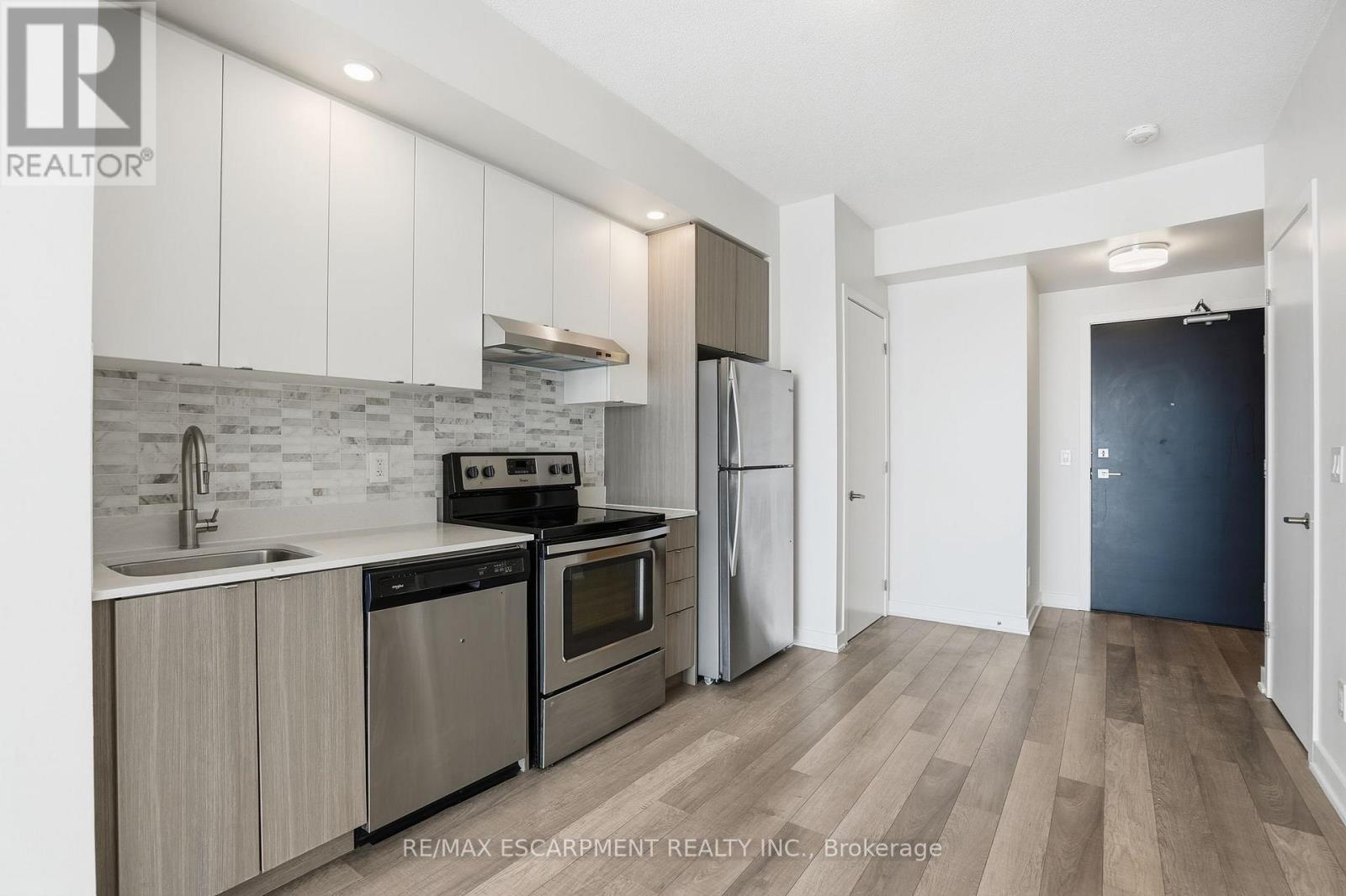 B304 - 5240 Dundas Street, Burlington, Ontario  L7L 0J6 - Photo 8 - W12766438