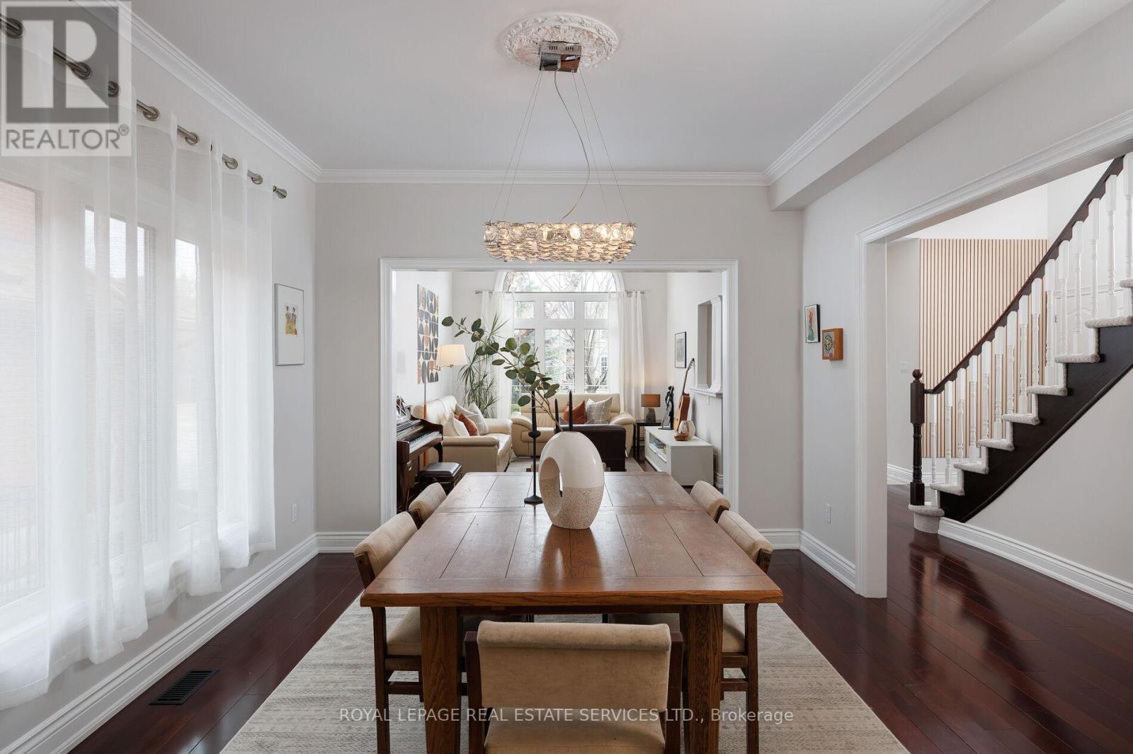 1061 Summit Ridge Drive, Oakville, Ontario  L6M 3K9 - Photo 10 - W12766442