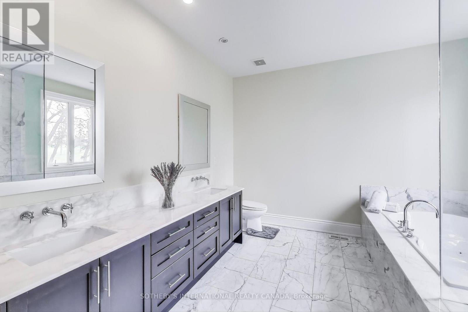 16 St Phillips Road, Toronto, Ontario  M9P 2N6 - Photo 23 - W12766454