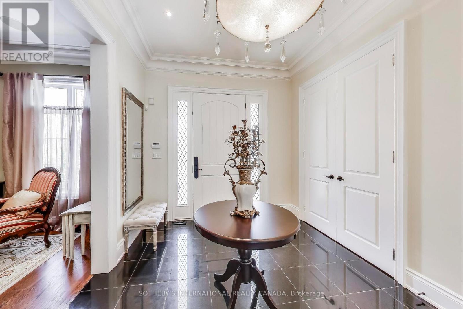 16 St Phillips Road, Toronto, Ontario  M9P 2N6 - Photo 3 - W12766454