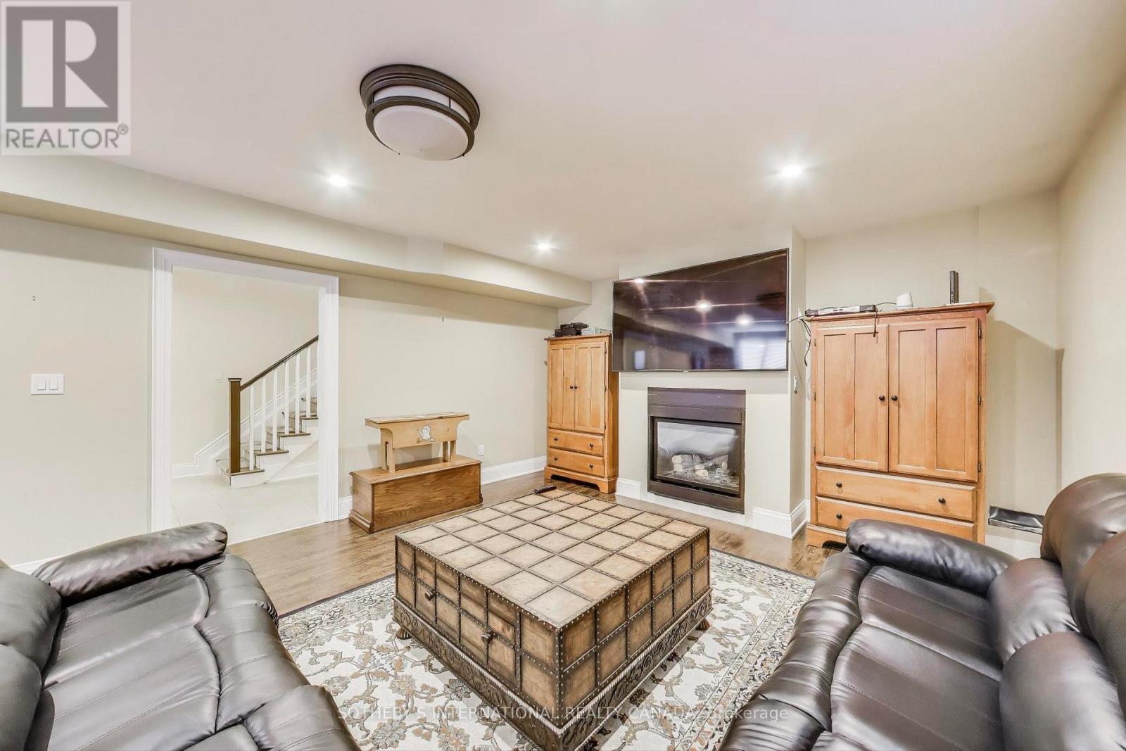 16 St Phillips Road, Toronto, Ontario  M9P 2N6 - Photo 35 - W12766454