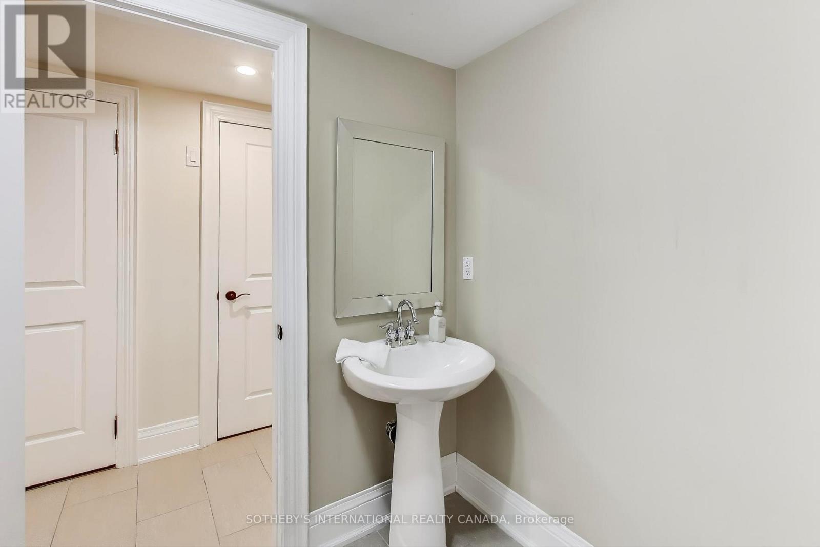 16 St Phillips Road, Toronto, Ontario  M9P 2N6 - Photo 37 - W12766454