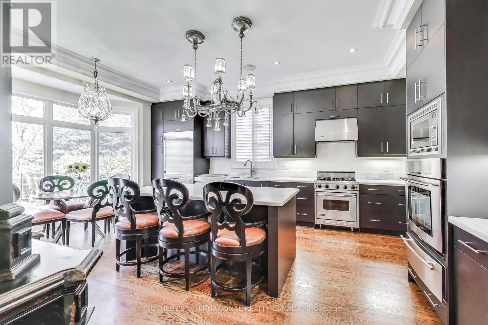 16 St Phillips Road, Toronto, Ontario  M9P 2N6 - Photo 8 - W12766454