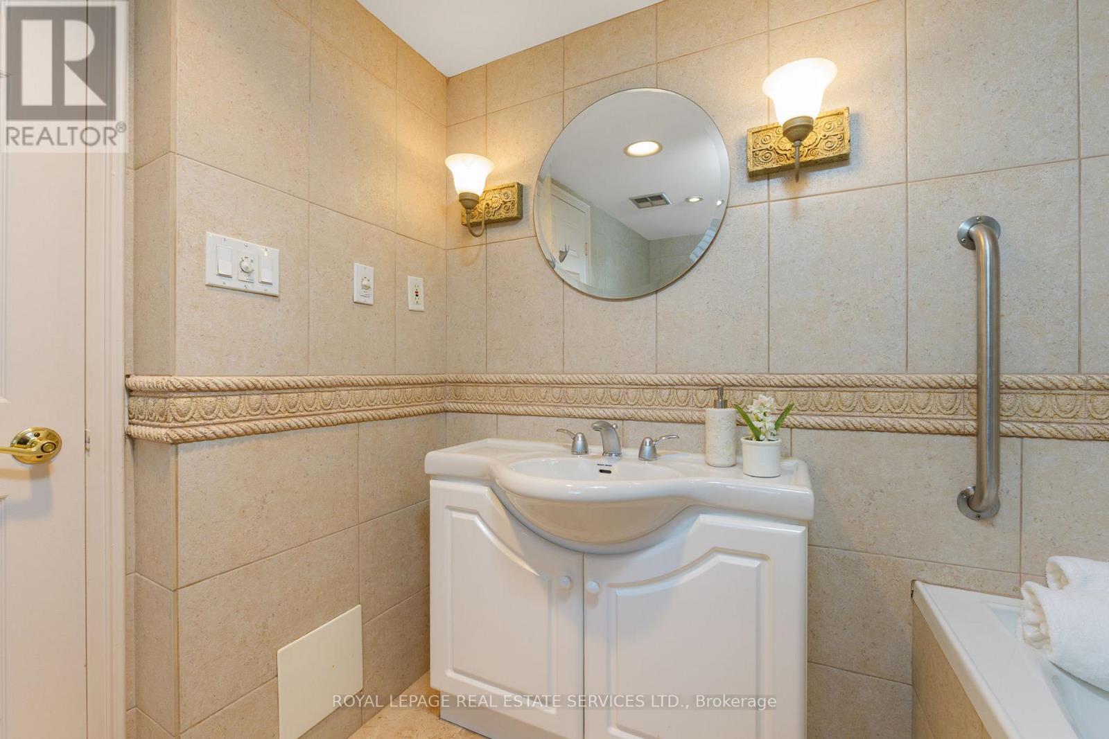 110 - 1240 Marlborough Court, Oakville, Ontario  L6H 3K7 - Photo 26 - W12766472