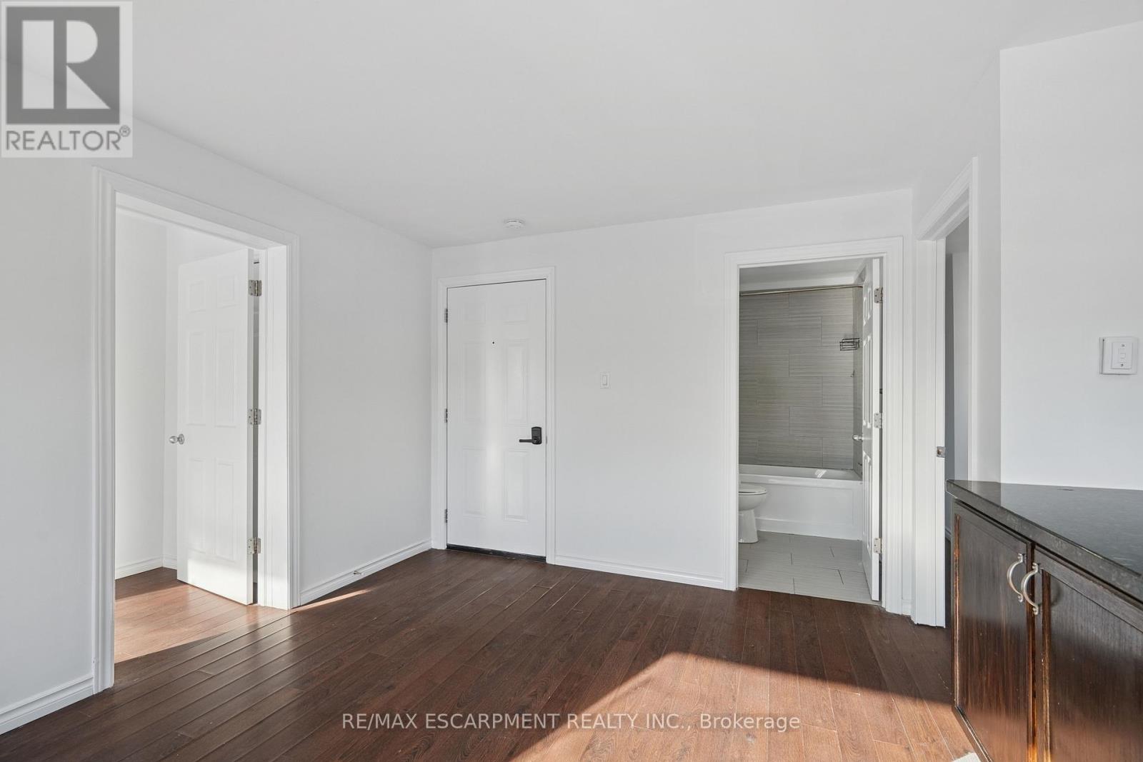 #6a - 1 Elgin Street, Halton Hills, Ontario  L7J 2B2 - Photo 6 - W12766496