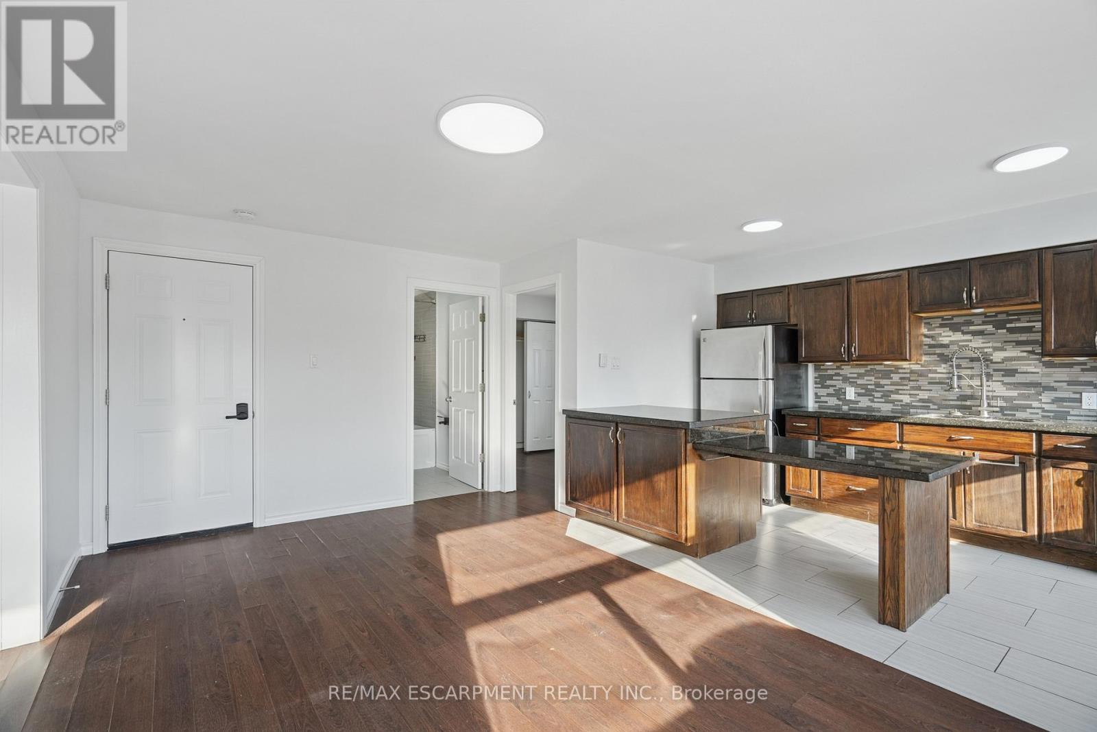 #6a - 1 Elgin Street, Halton Hills, Ontario  L7J 2B2 - Photo 8 - W12766496