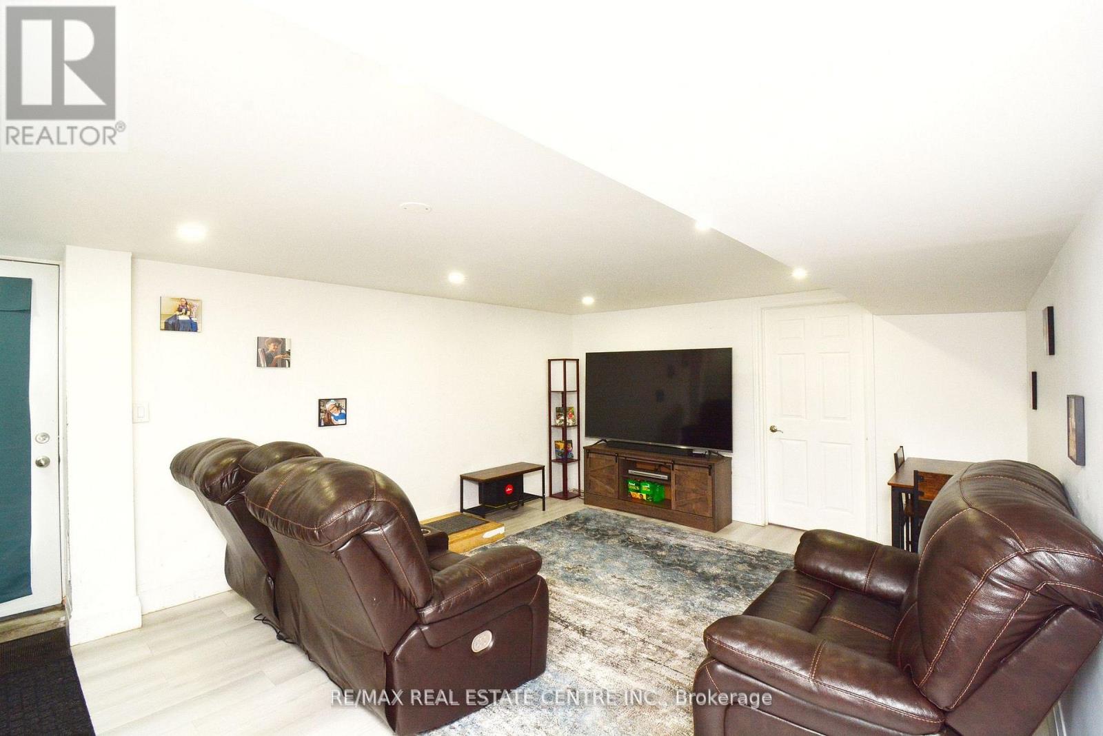 17 Crescent Hill Drive, Brampton, Ontario  L6S 2P4 - Photo 13 - W12766530