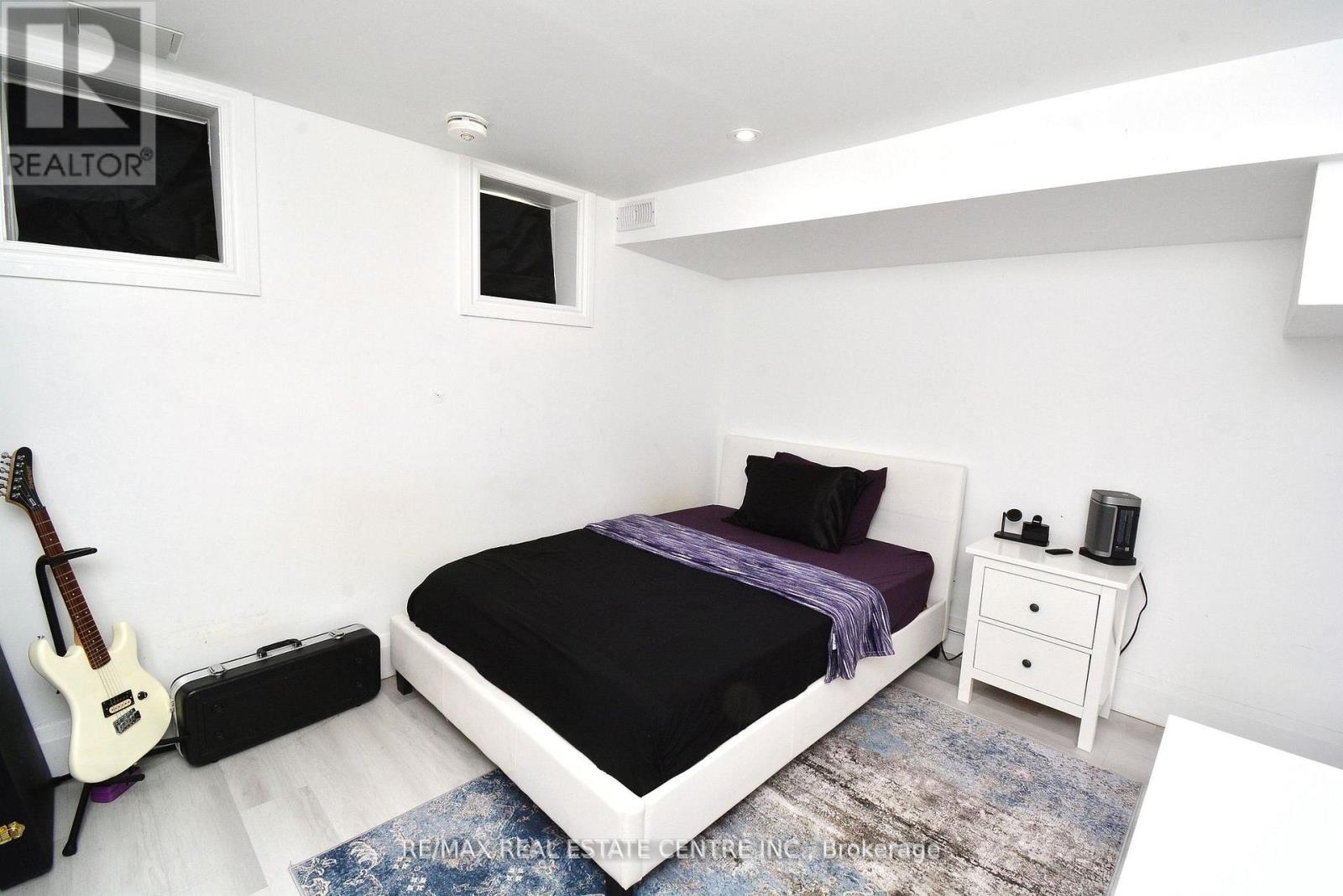 17 Crescent Hill Drive, Brampton, Ontario  L6S 2P4 - Photo 2 - W12766530