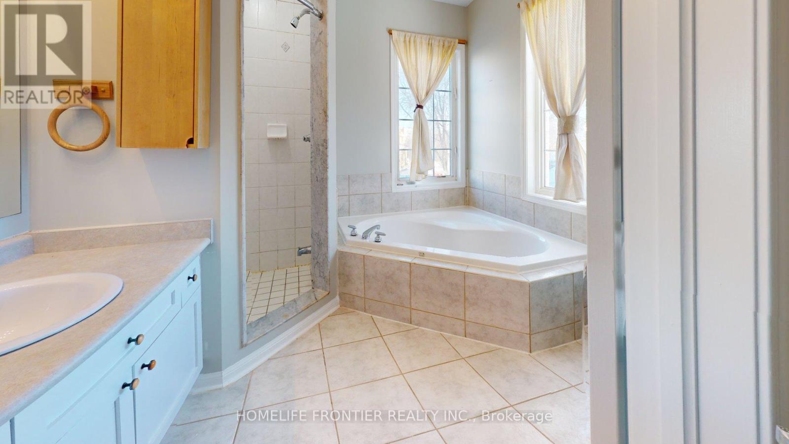 53 Frontenac Crescent, Brampton, Ontario  L7A 3M8 - Photo 32 - W12766544