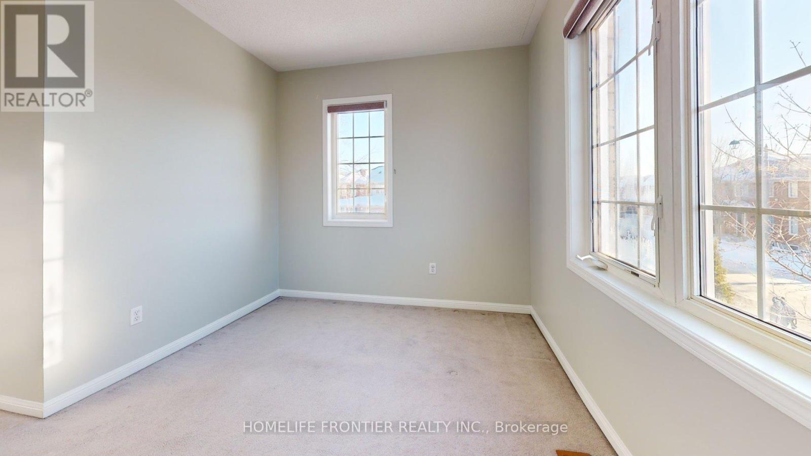 53 Frontenac Crescent, Brampton, Ontario  L7A 3M8 - Photo 7 - W12766544