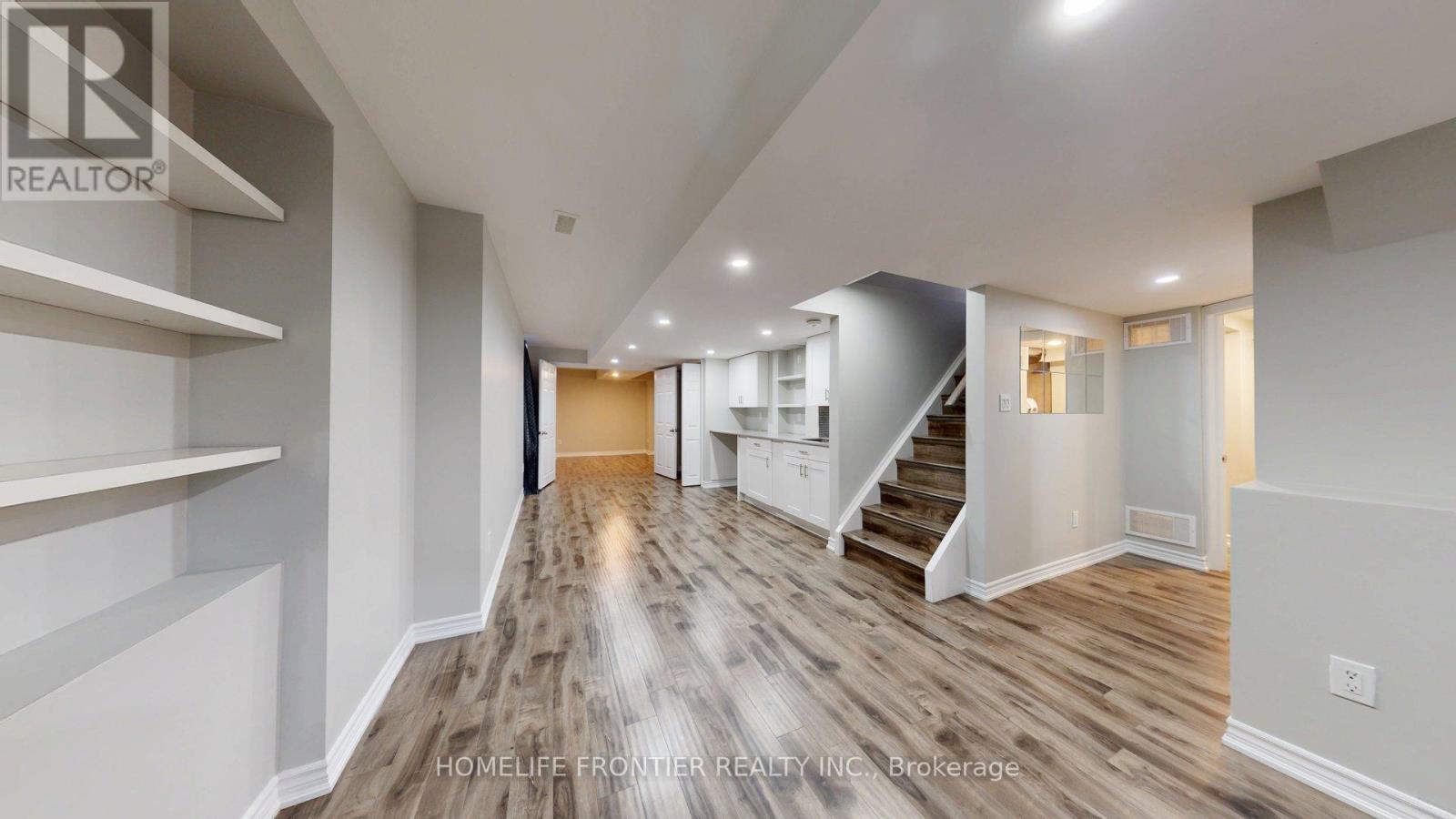 53 Frontenac Crescent, Brampton, Ontario  L7A 3M8 - Photo 8 - W12766544