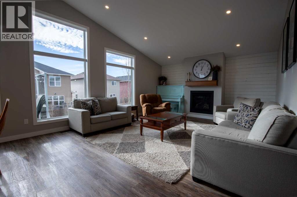 340 Greenwood Place, Coalhurst, Alberta  T0L 0V2 - Photo 10 - A2284317