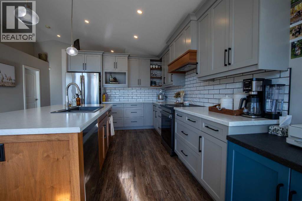 340 Greenwood Place, Coalhurst, Alberta  T0L 0V2 - Photo 9 - A2284317