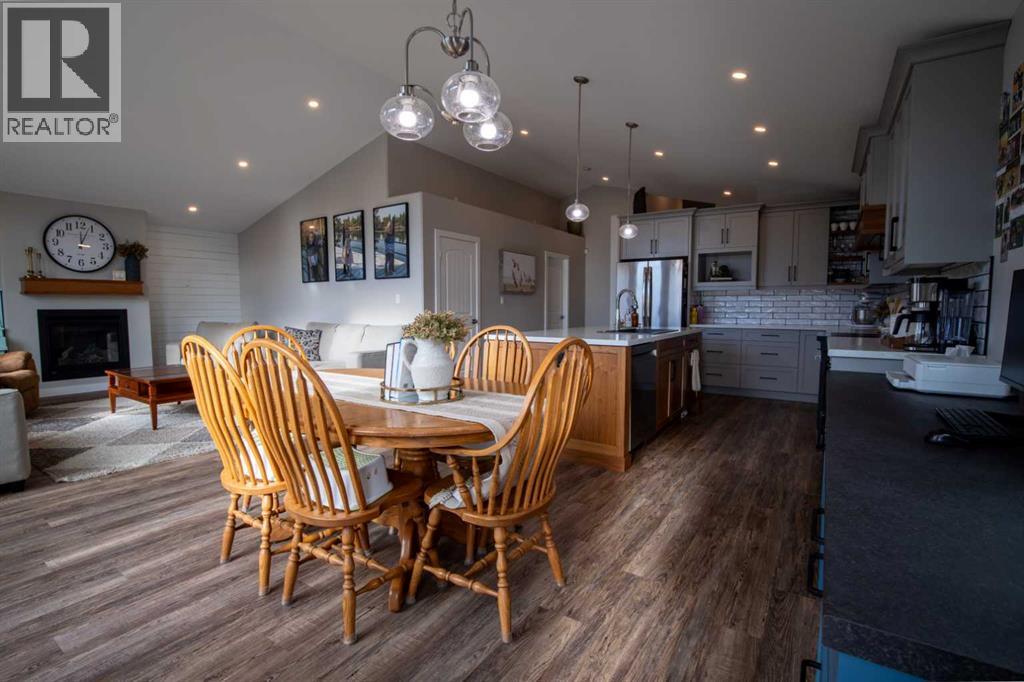 340 Greenwood Place, Coalhurst, Alberta  T0L 0V2 - Photo 7 - A2284317