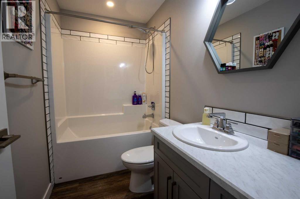 340 Greenwood Place, Coalhurst, Alberta  T0L 0V2 - Photo 35 - A2284317