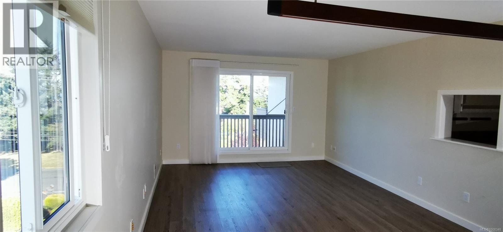 407 10016 Third St, Sidney, British Columbia  V8L 2W8 - Photo 4 - 1008348