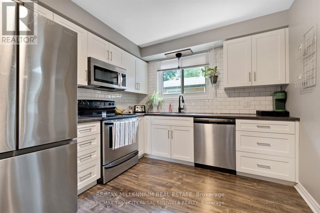 Upper - 158 Coach Hill Drive, Kitchener, Ontario  N2E 1P4 - Photo 10 - X12766434