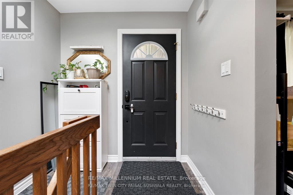 Upper - 158 Coach Hill Drive, Kitchener, Ontario  N2E 1P4 - Photo 2 - X12766434