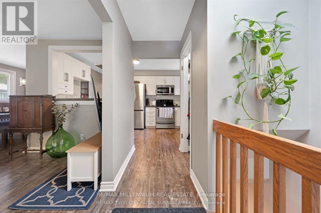 Upper - 158 Coach Hill Drive, Kitchener, Ontario  N2E 1P4 - Photo 3 - X12766434