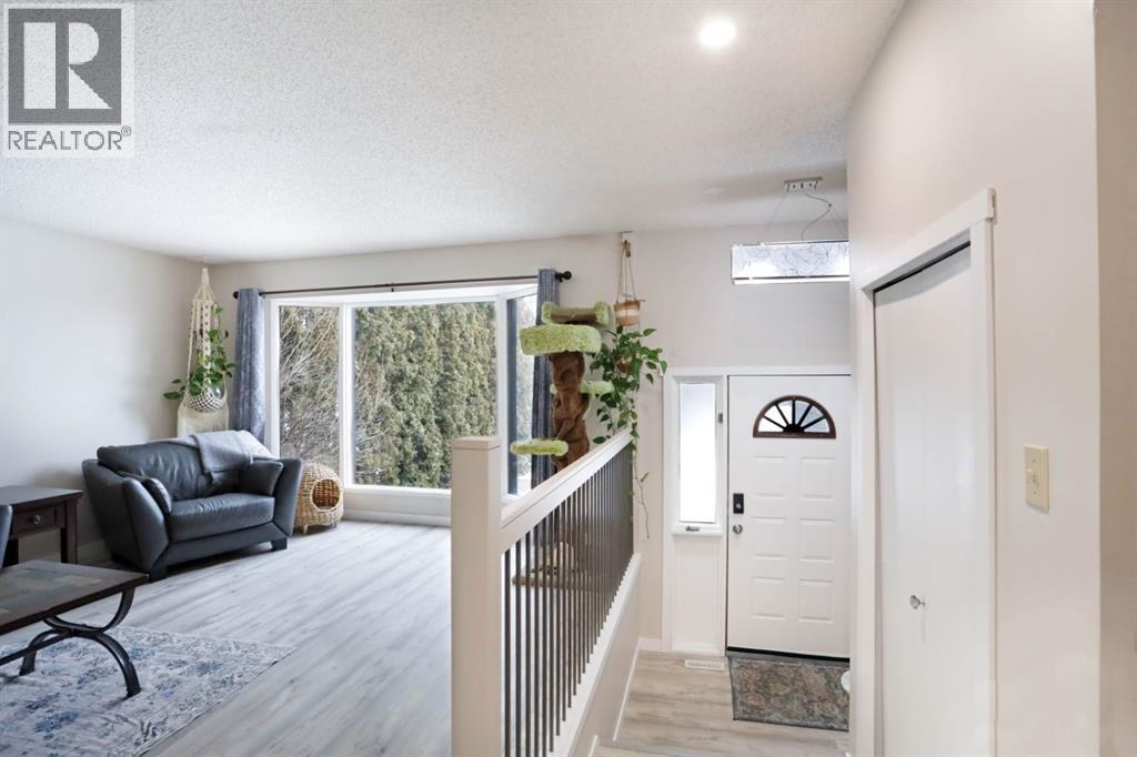 5 Fairview Crescent E, Brooks, Alberta  T1R 0N7 - Photo 4 - A2280392