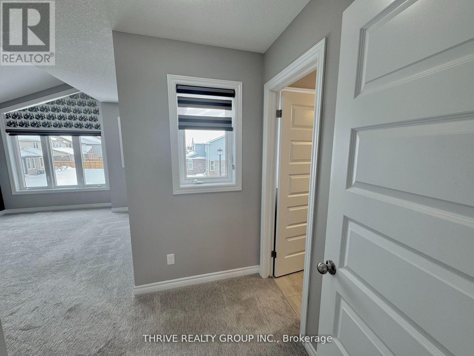 Upper - 2043 Cedarpark Drive, London North, Ontario  N5X 0N2 - Photo 18 - X12766626