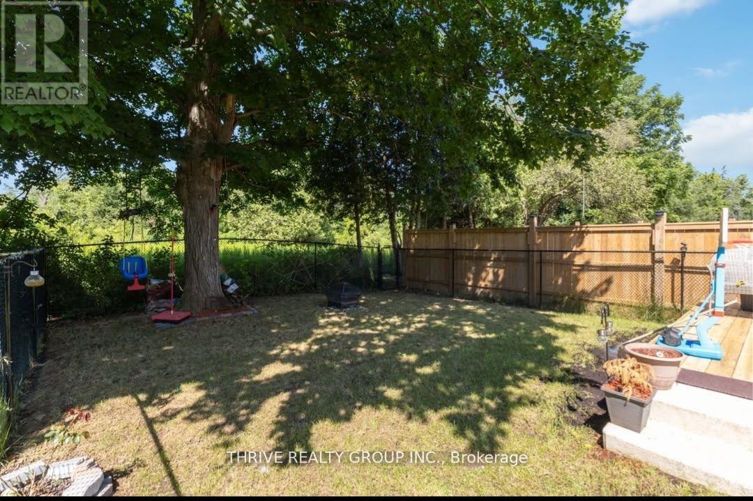 Upper - 2043 Cedarpark Drive, London North, Ontario  N5X 0N2 - Photo 37 - X12766626