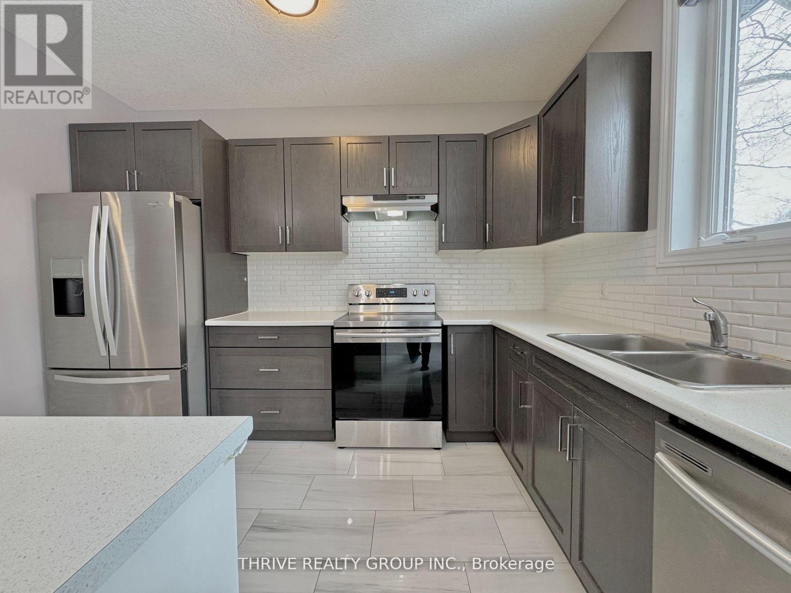 Upper - 2043 Cedarpark Drive, London North, Ontario  N5X 0N2 - Photo 9 - X12766626