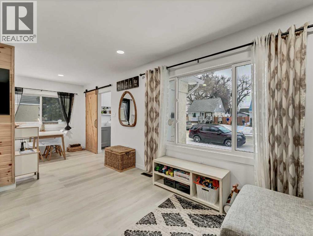 27 11 Street Sw, Medicine Hat, Alberta  T1A 4R9 - Photo 15 - A2282176