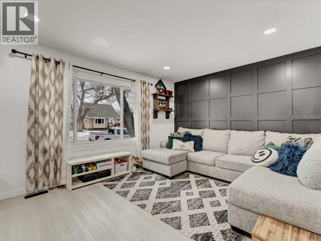 27 11 Street Sw, Medicine Hat, Alberta  T1A 4R9 - Photo 16 - A2282176