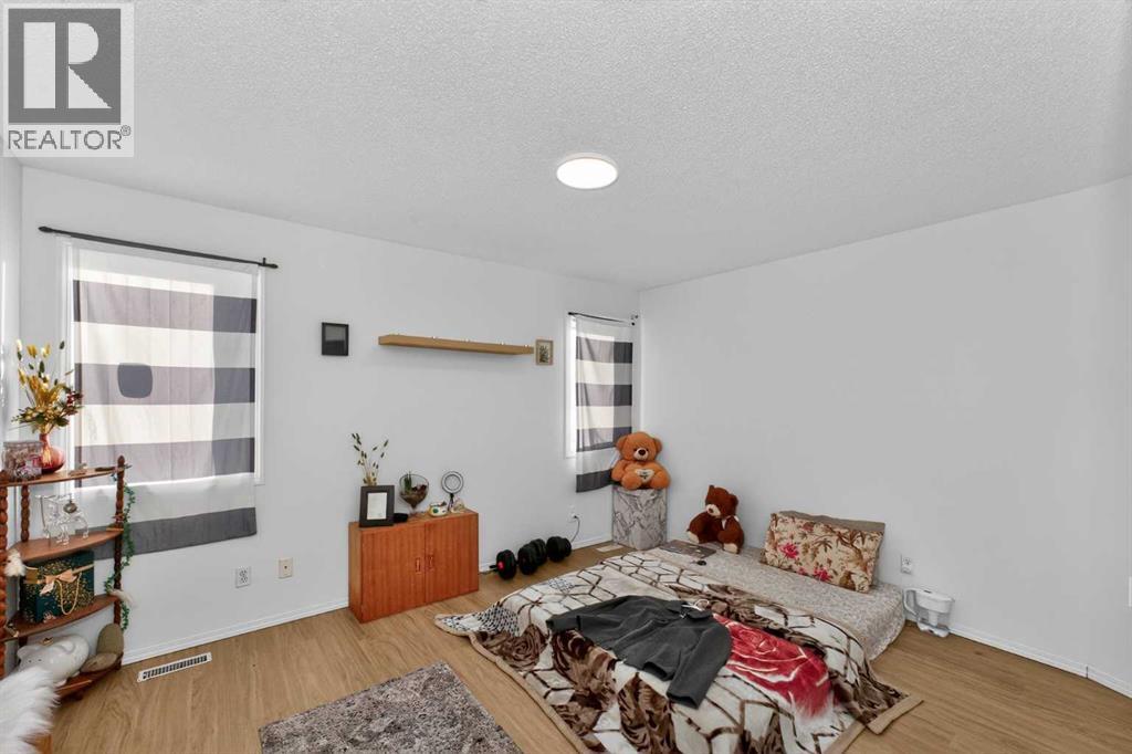 247 Taracove Estate Drive Ne, Calgary, Alberta  T3J 4R5 - Photo 9 - A2282974