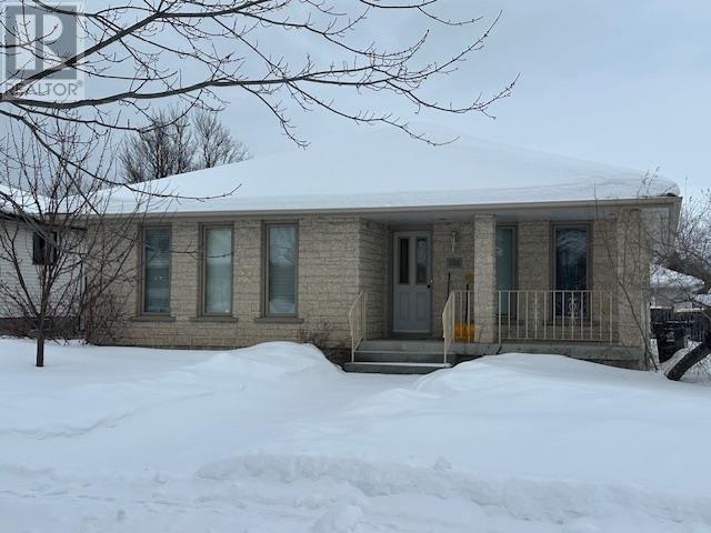 208 Flamingo Drive, Thunder Bay, Ontario