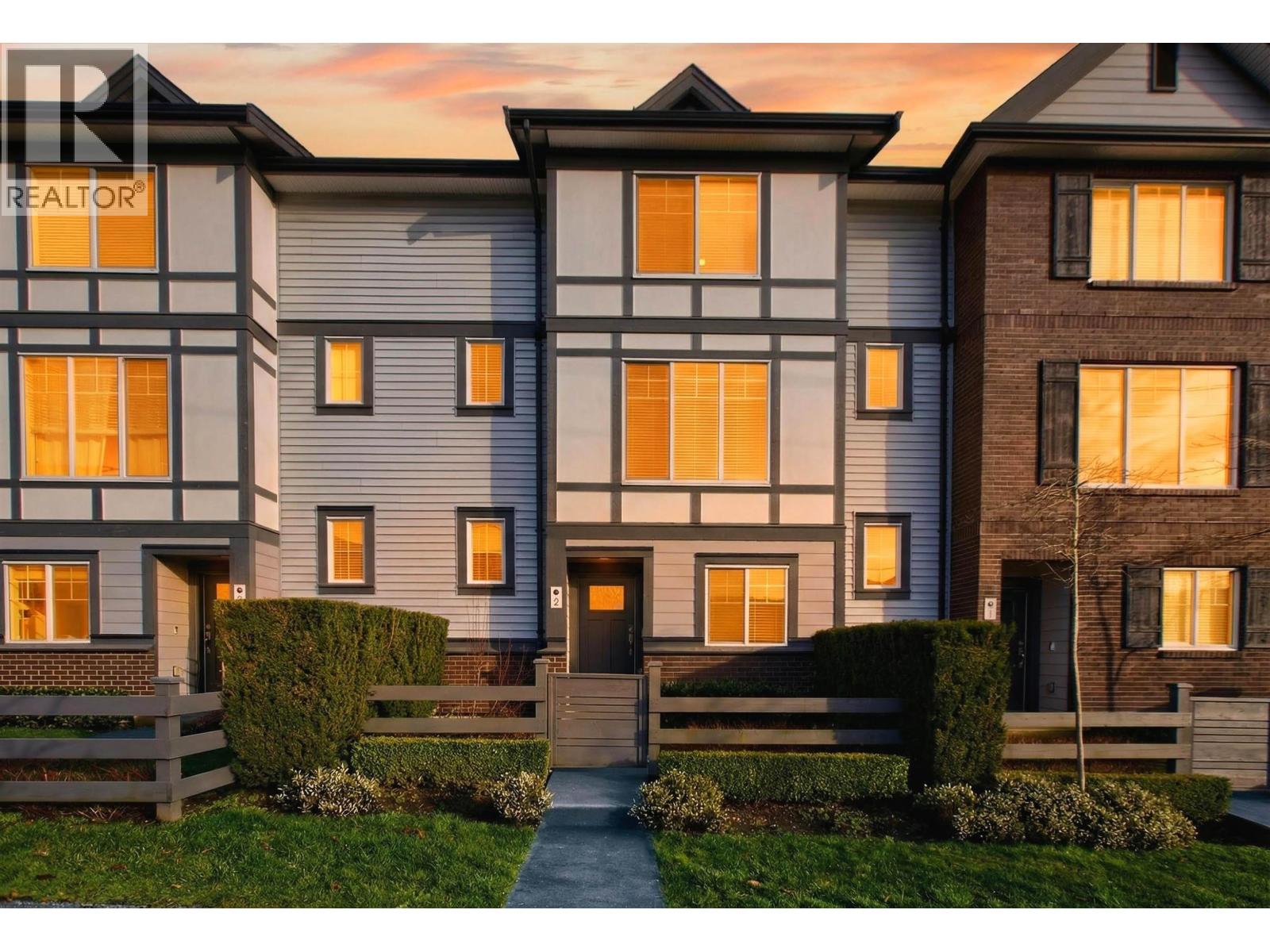 2 11272 240 STREET, Maple Ridge, British Columbia